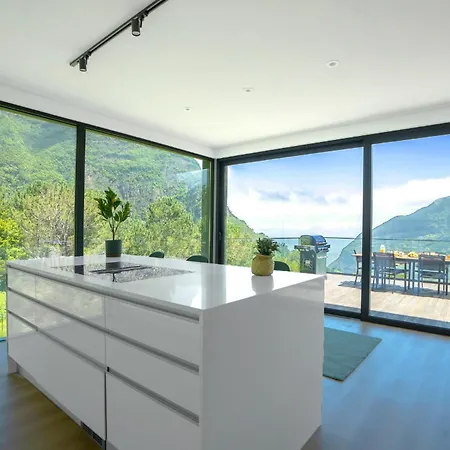 Panorama House By Lovelystay Вилла *