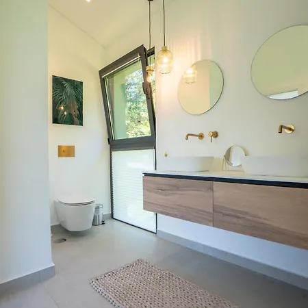 Panorama House By Lovelystay